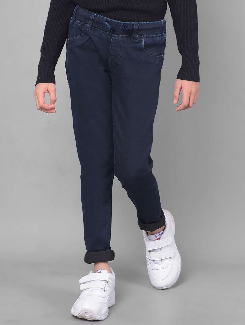 black solid slim fit jeans