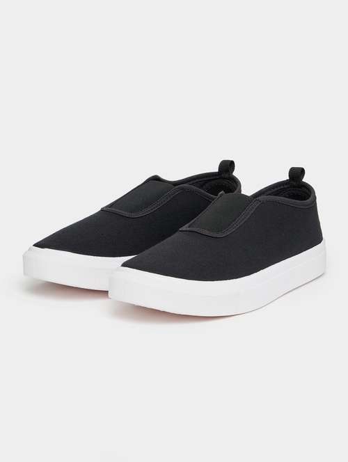 men black solid slip on shoes