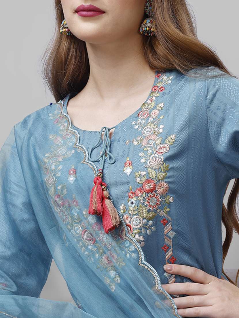 women three quarter sleeve kurta pant with dupatta set - 20809489 -  Standard Image - 4