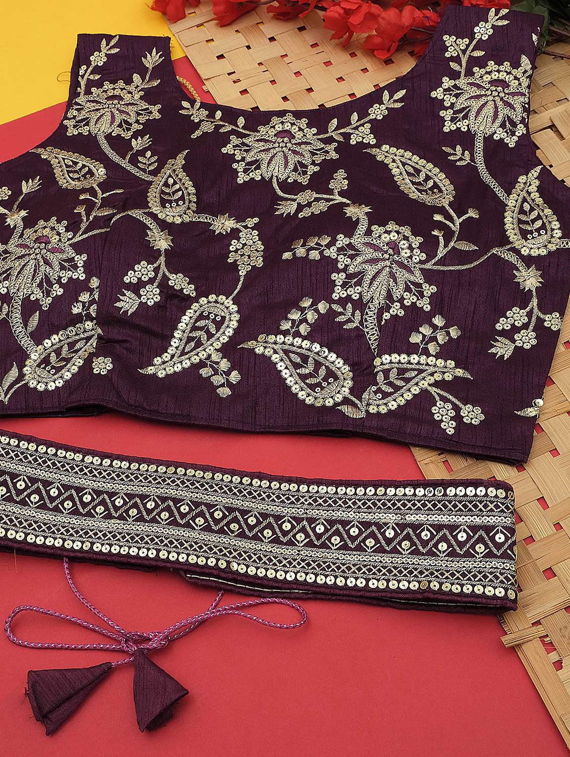 women sequined bordered saree - 20811818 - Standard Image - 4