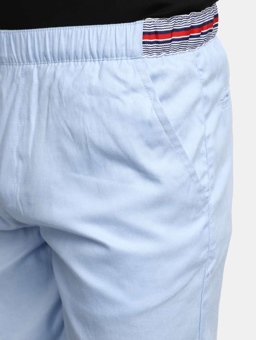 men solid mid rise shorts - 20813247 -  Standard Image - 4