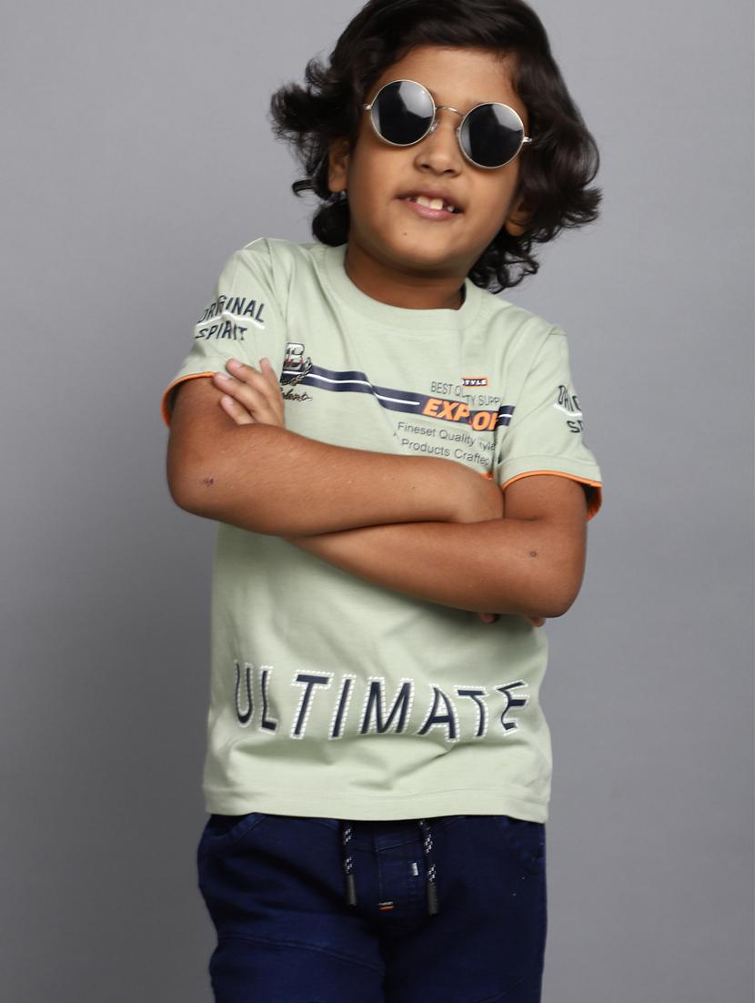 green typography printed shorts set - 20815407 - Standard Image - 1