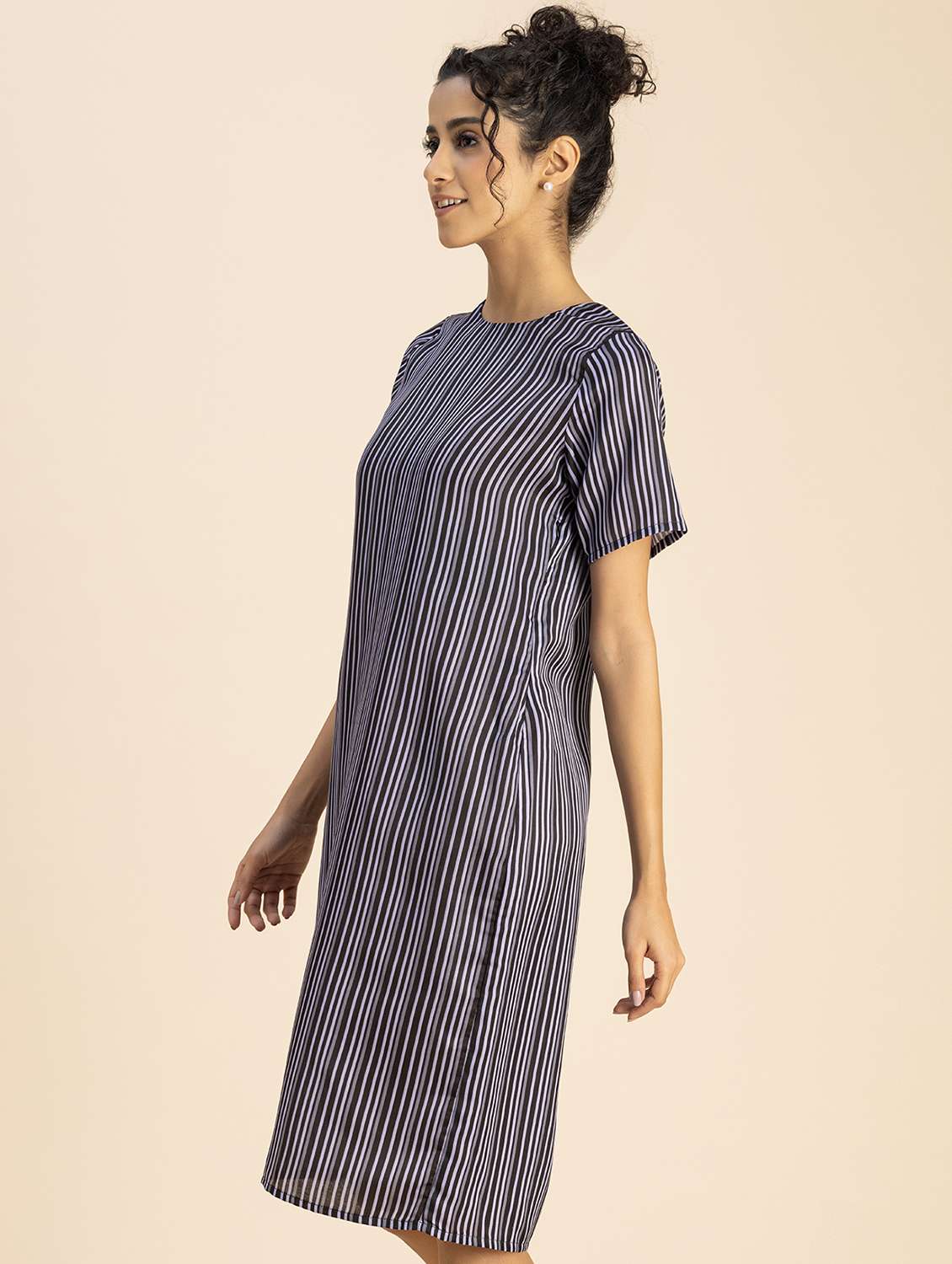 women black stripes straight dress - 20817261 -  Standard Image - 1