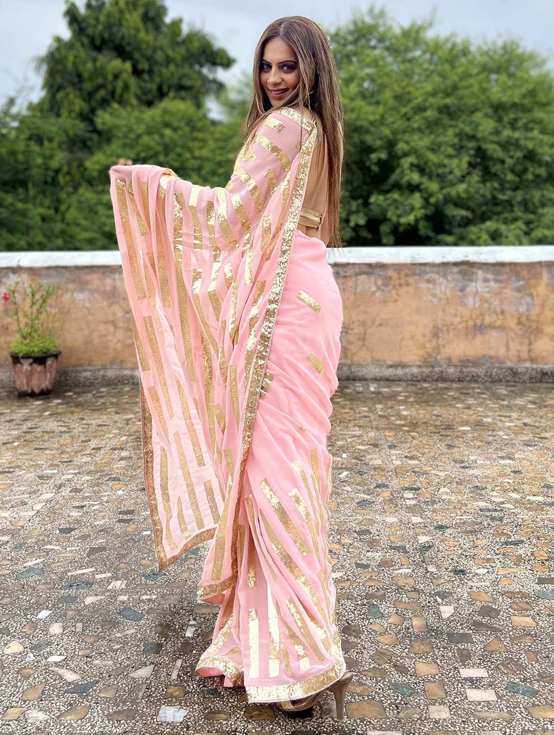 women sequined work saree with blouse - 20819392 -  Standard Image - 1