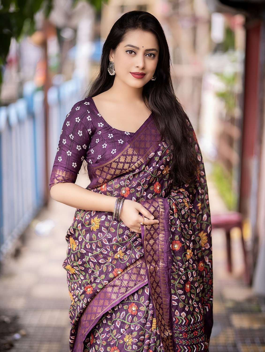 women floral printed saree with blouse - 20820686 -  Standard Image - 1