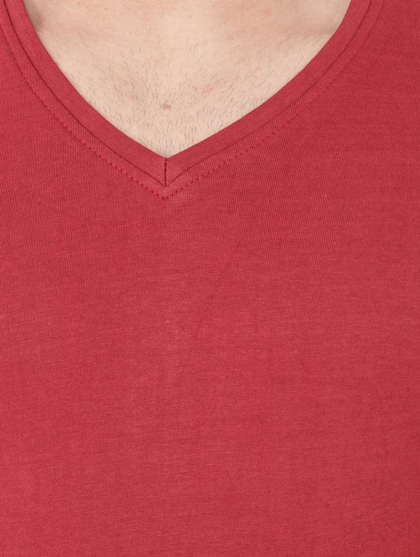 red cotton blend solid t-shirt - 20841551 - Standard Image - 4