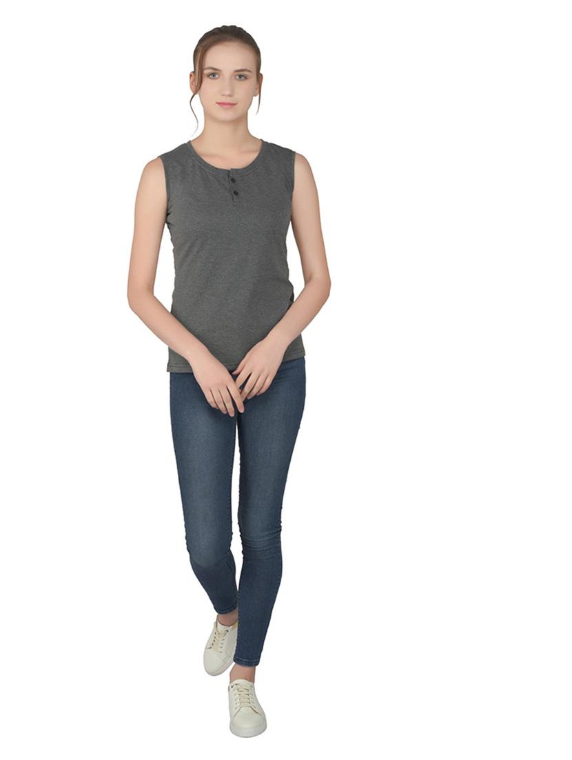 women solid round neck t-shirt - 20842226 - Standard Image - 4