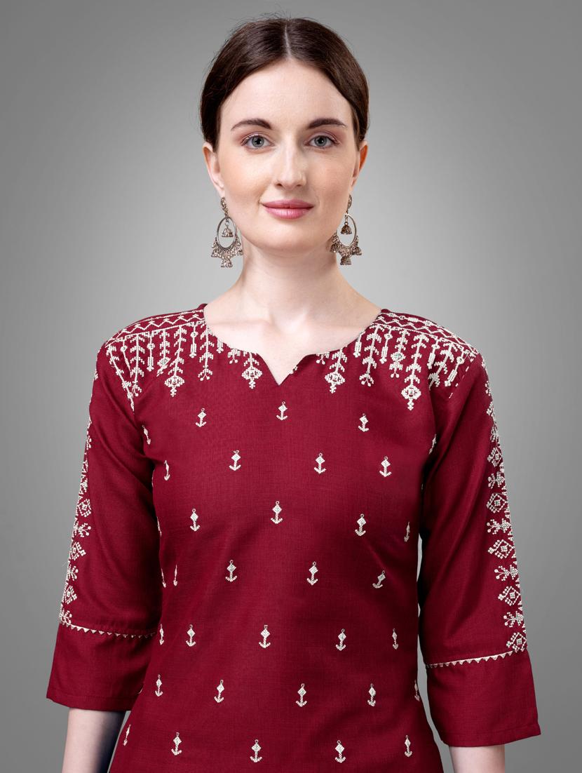 maroon three quarter sleeve kurta pant set - 20844545 - Standard Image - 4