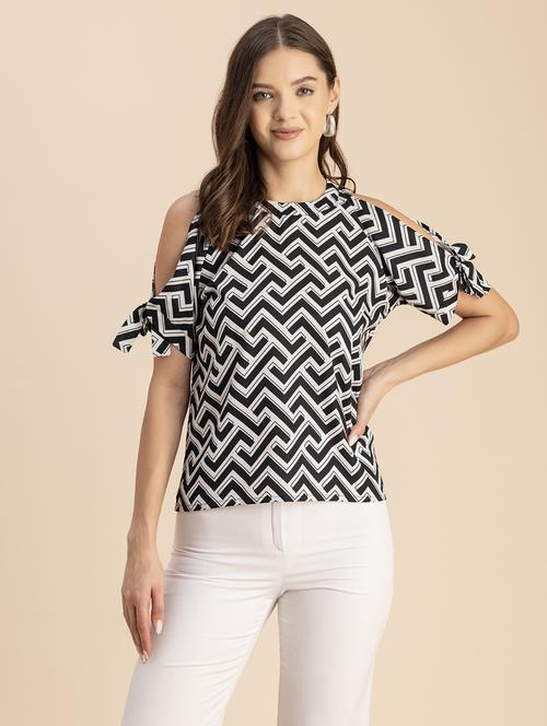 women black chevron printed regular top - 20848814 -  Standard Image - 0