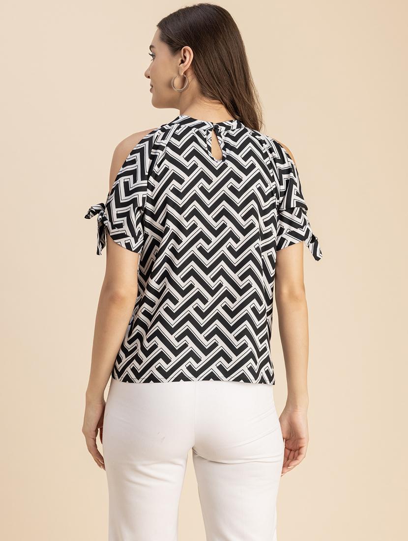 women black chevron printed regular top - 20848814 - Standard Image - 4