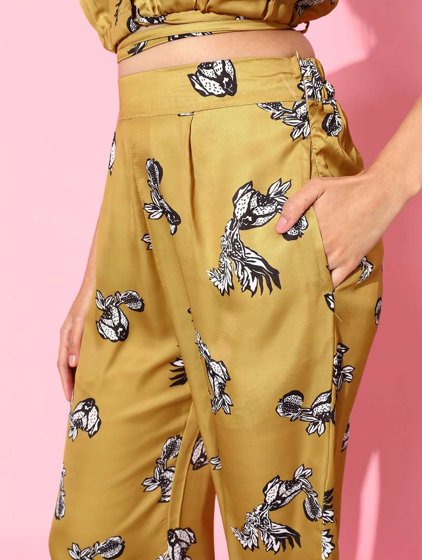 women gold printed top and trouser co-ord set - 20852915 - Standard Image - 4
