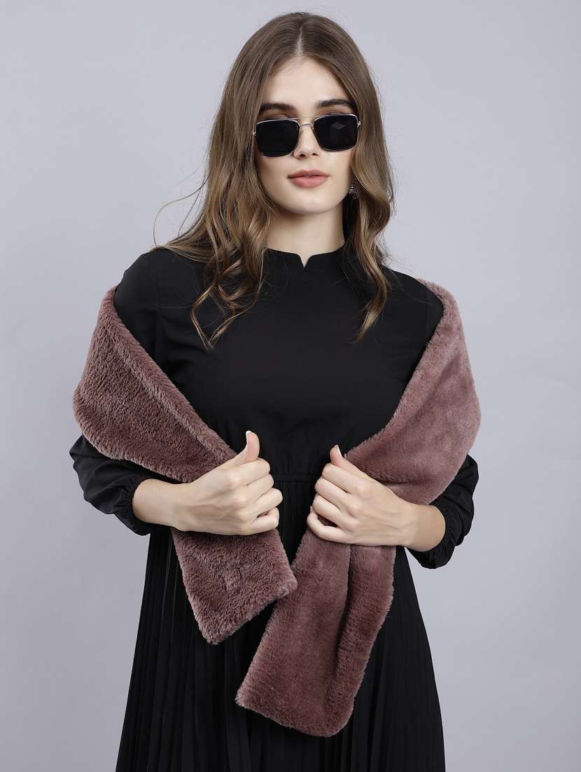 women solid fur muffler