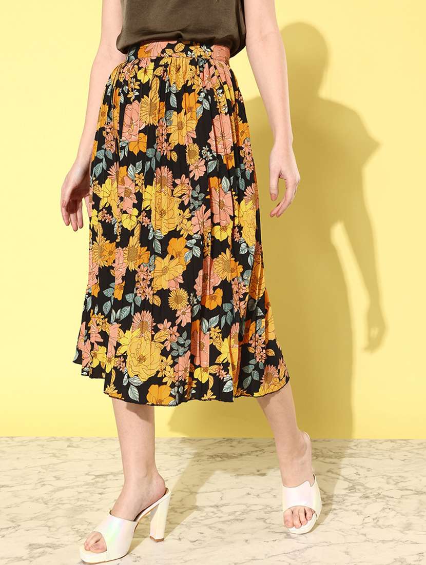 women mid-rise black floral printed pleated skirt