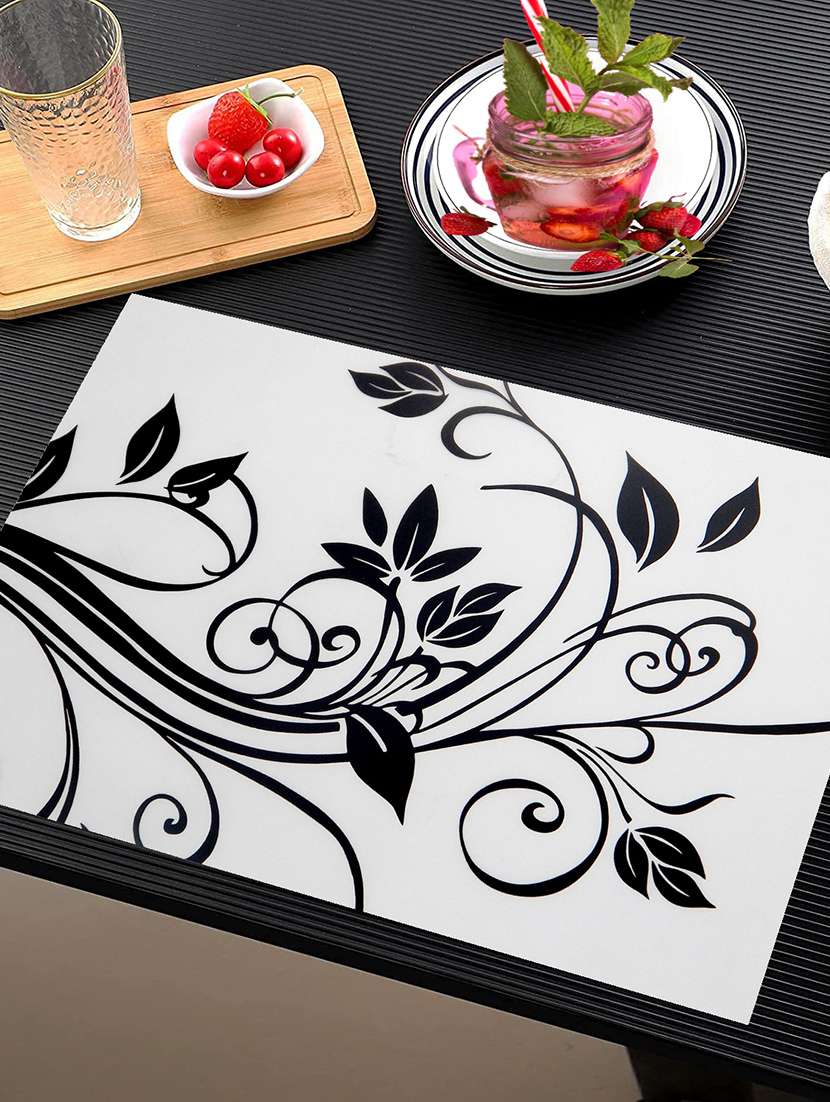 printed placemats for dining table and kitchen - 20853551 -  Standard Image - 1