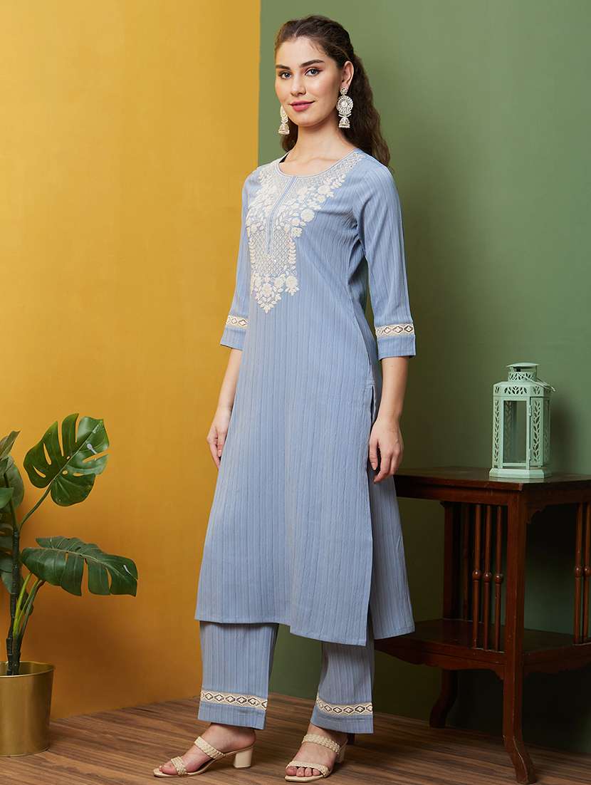globus women grey floral embroidered yoke side slits straight kurta & lace hem pants set - 20857854 -  Standard Image - 1