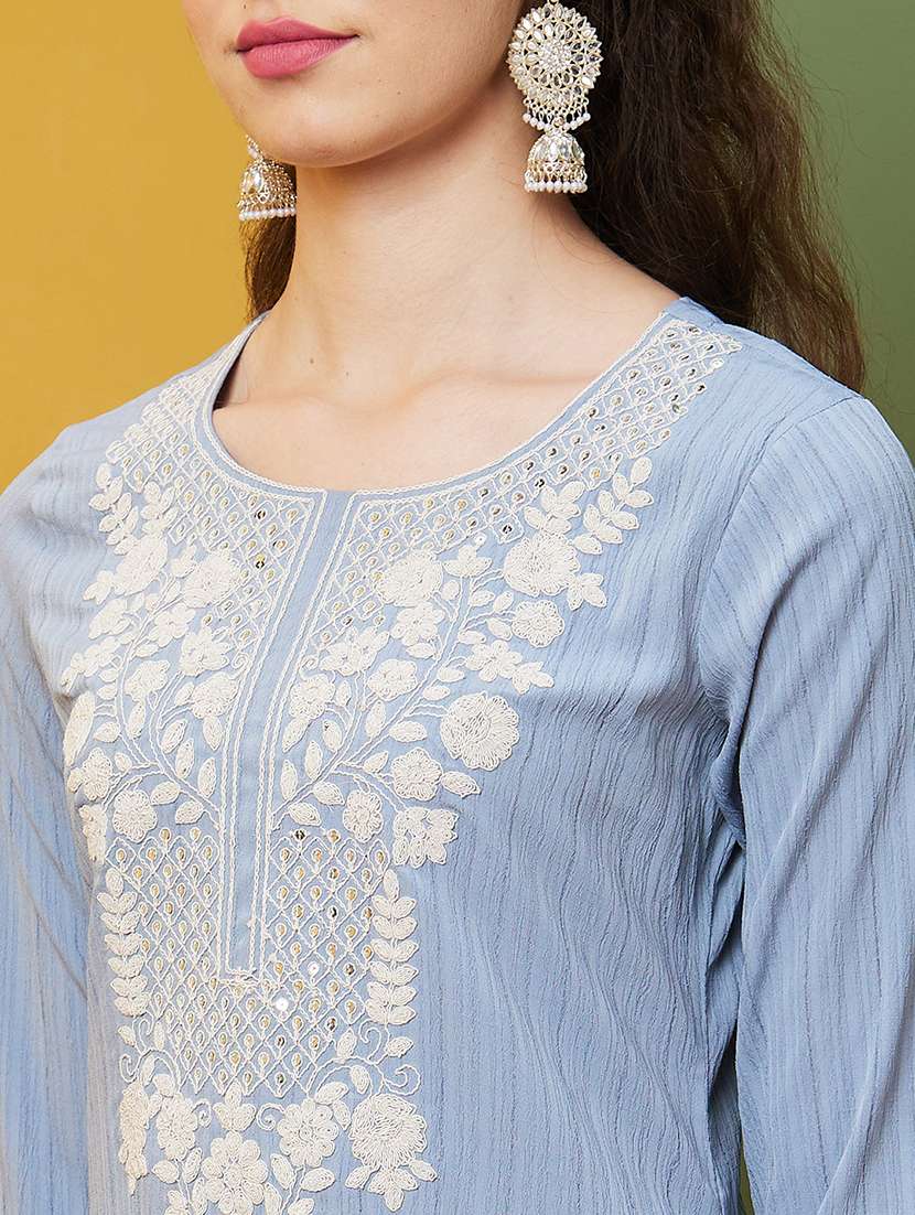 globus women grey floral embroidered yoke side slits straight kurta & lace hem pants set - 20857854 -  Standard Image - 4