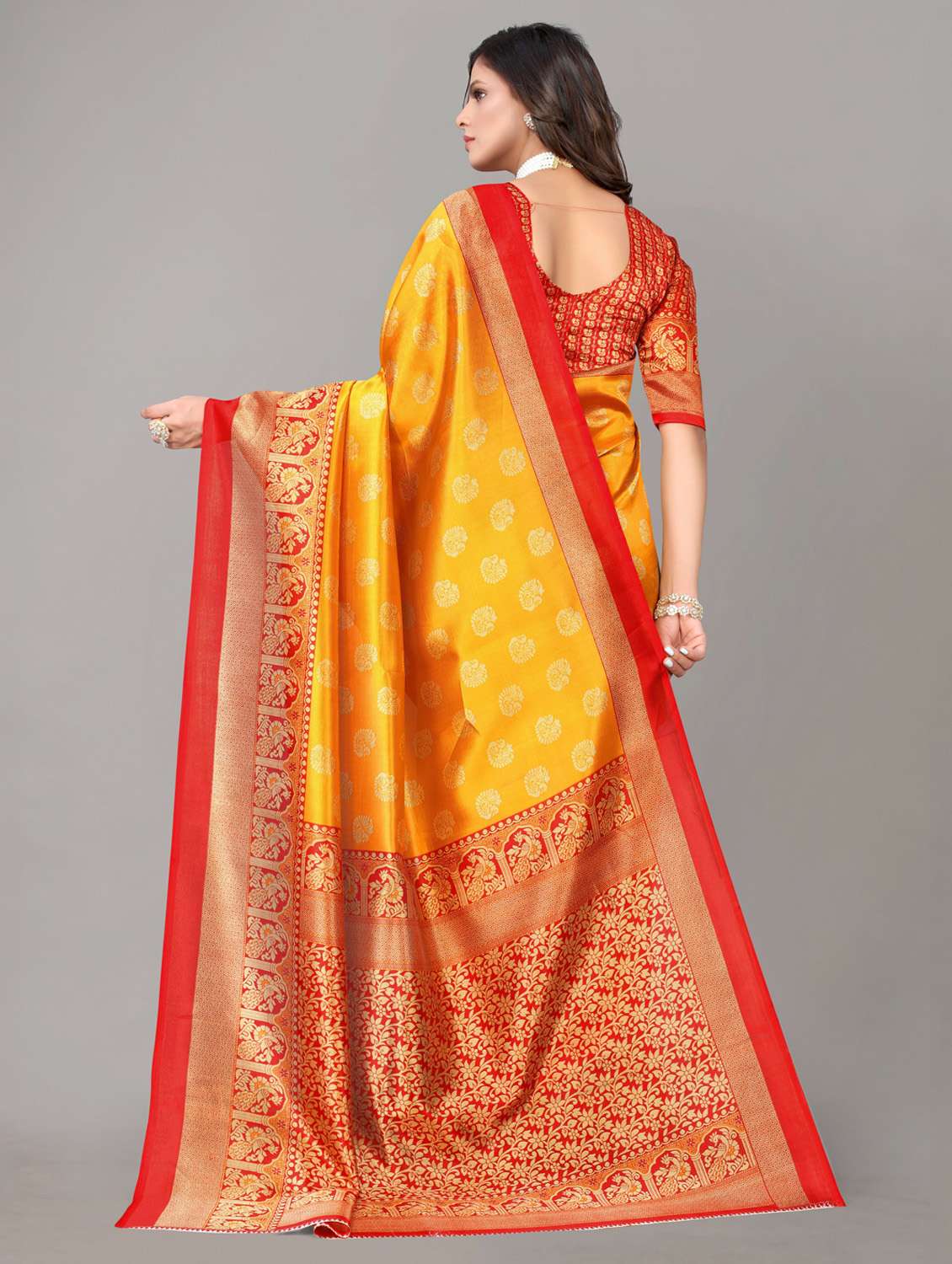 women self design bordered saree with blouse - 20872936 -  Standard Image - 1