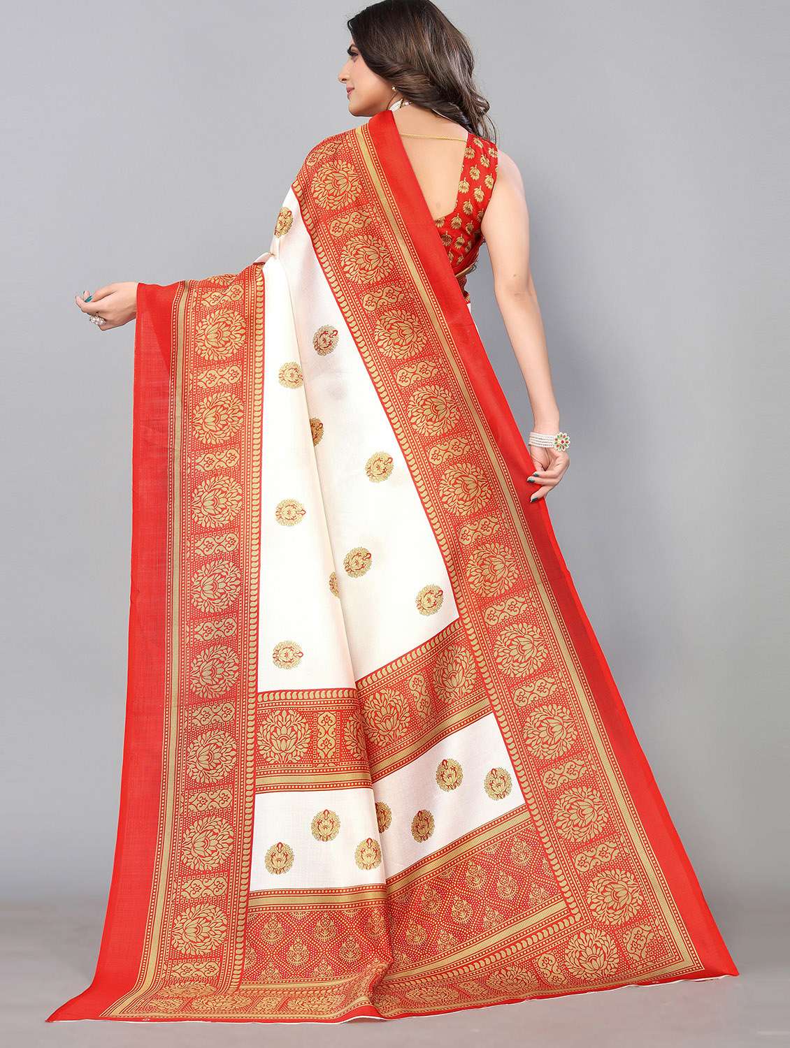 women white printed bordered saree with blouse - 20873555 -  Standard Image - 1