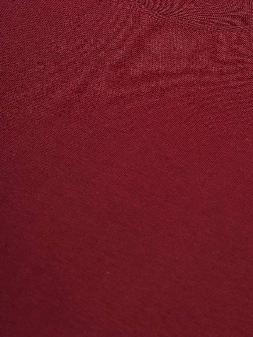maroon cotton chest print tshirt - 20878174 -  Standard Image - 4