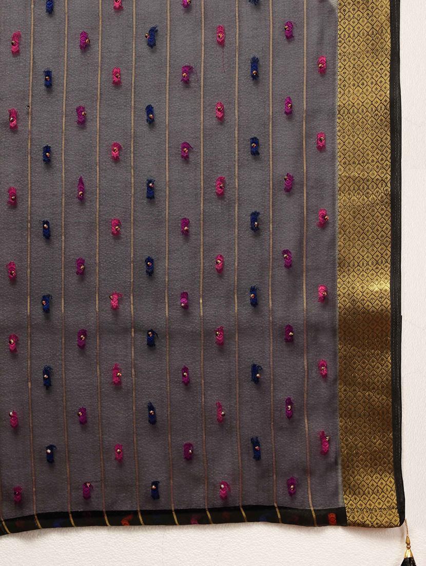 women self design bordered saree - 20879033 - Standard Image - 4