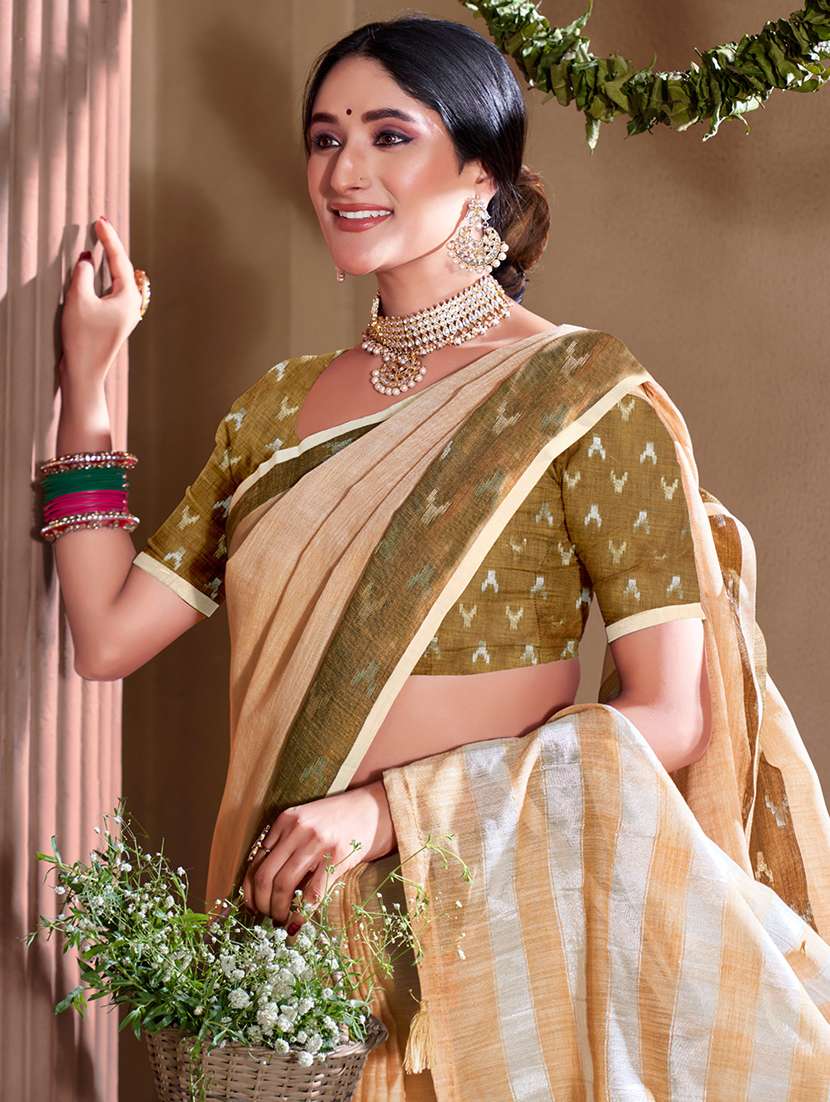 women self design handloom saree with blouse - 20881652 -  Standard Image - 1