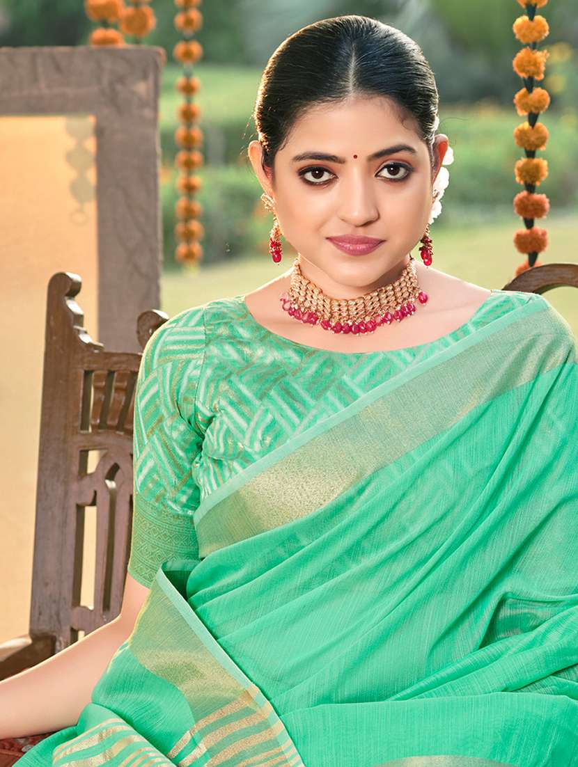 women solid with bordered saree - 20881691 -  Standard Image - 1