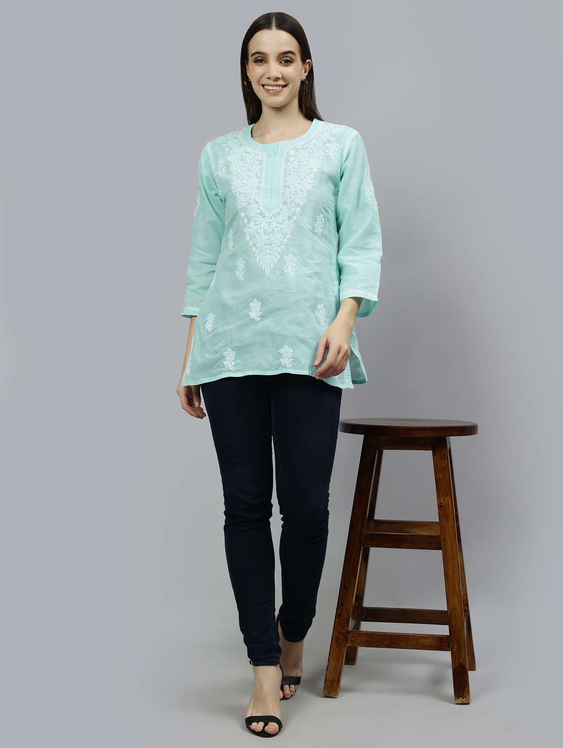 women three quarter sleeve straight kurti - 20884767 - Standard Image - 4