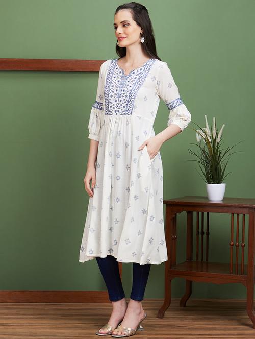 women white notch neck a-line kurta - 20885392 -  Standard Image - 0