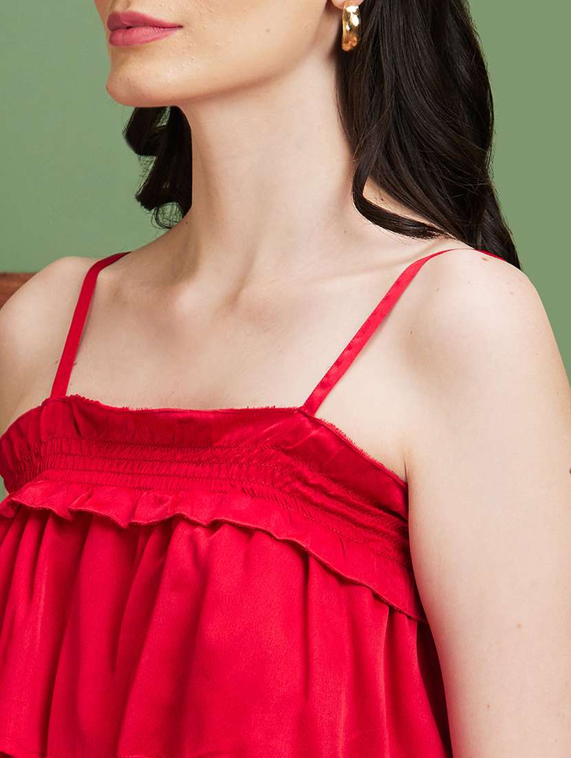 red solid crop top - 20885434 - Standard Image - 4