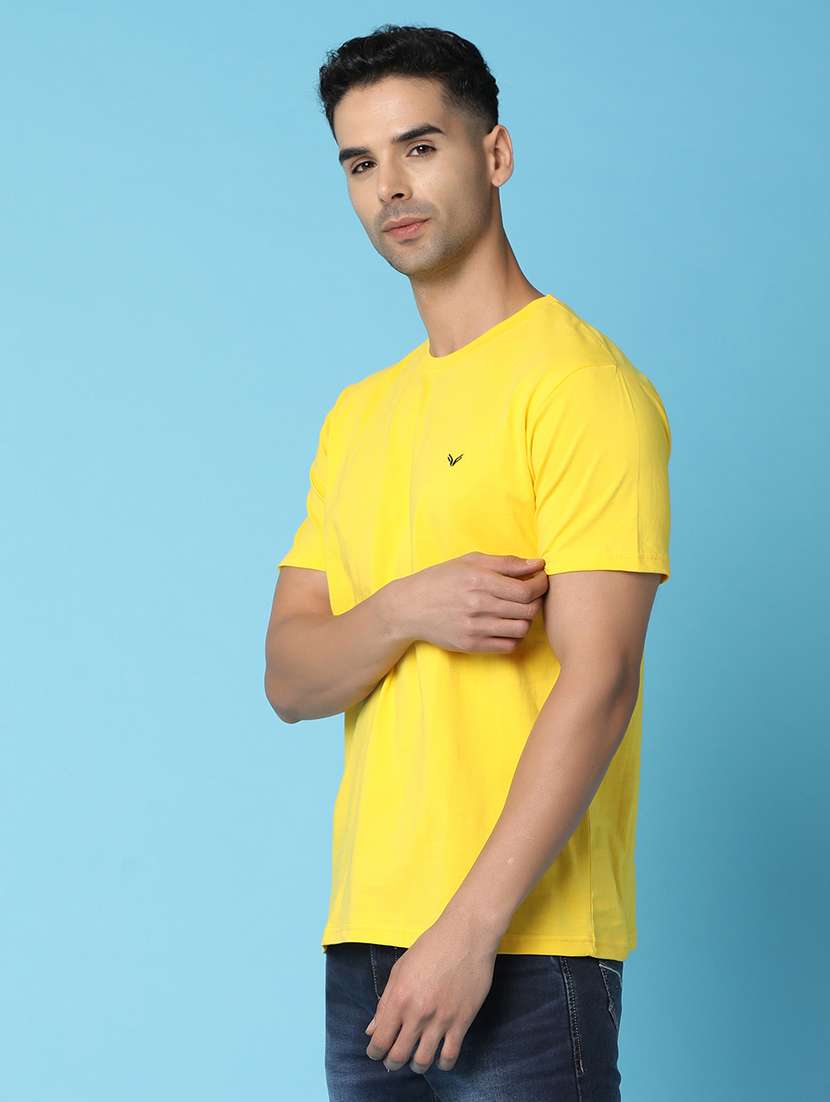 men round neck plain t-shirt - 20890873 -  Standard Image - 1