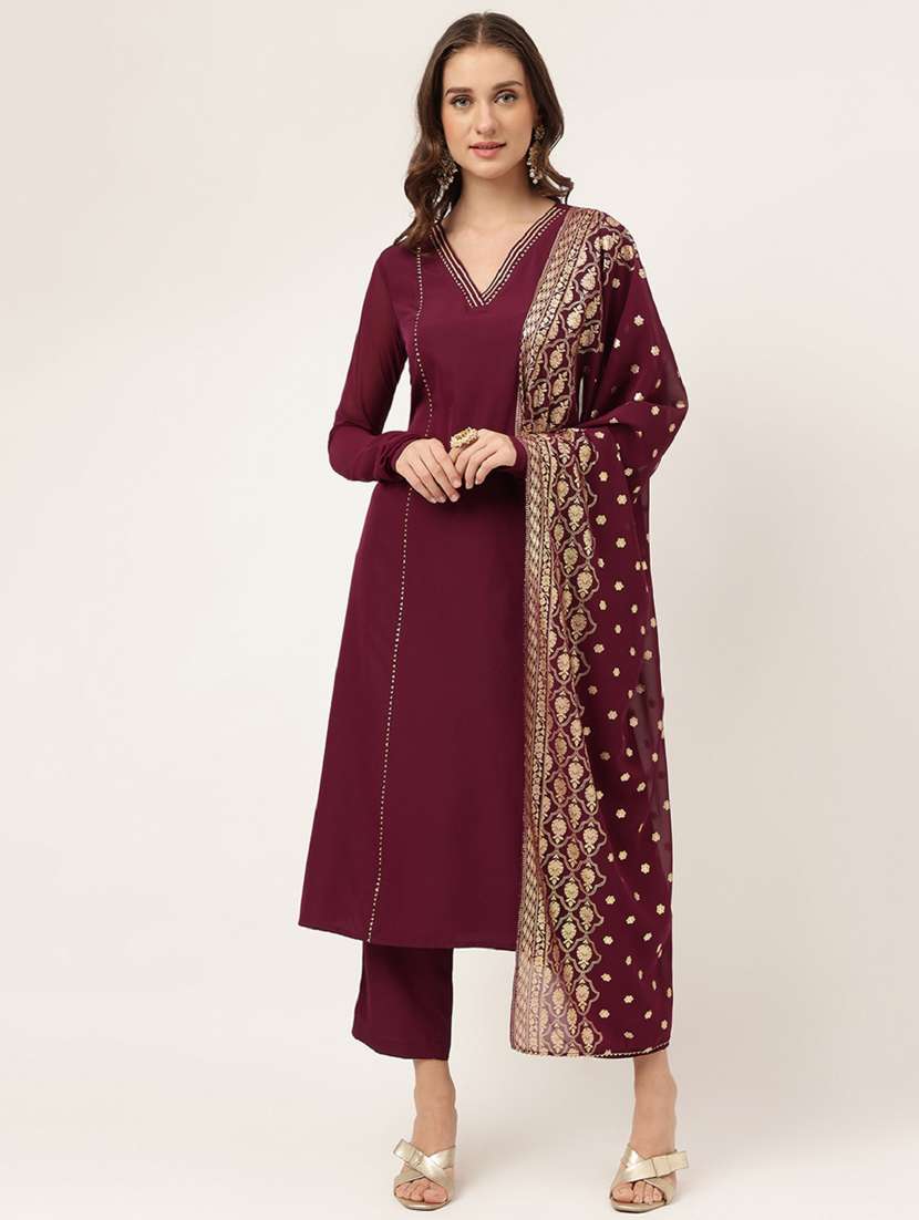 women maroon v neck kurta pant set with dupatta