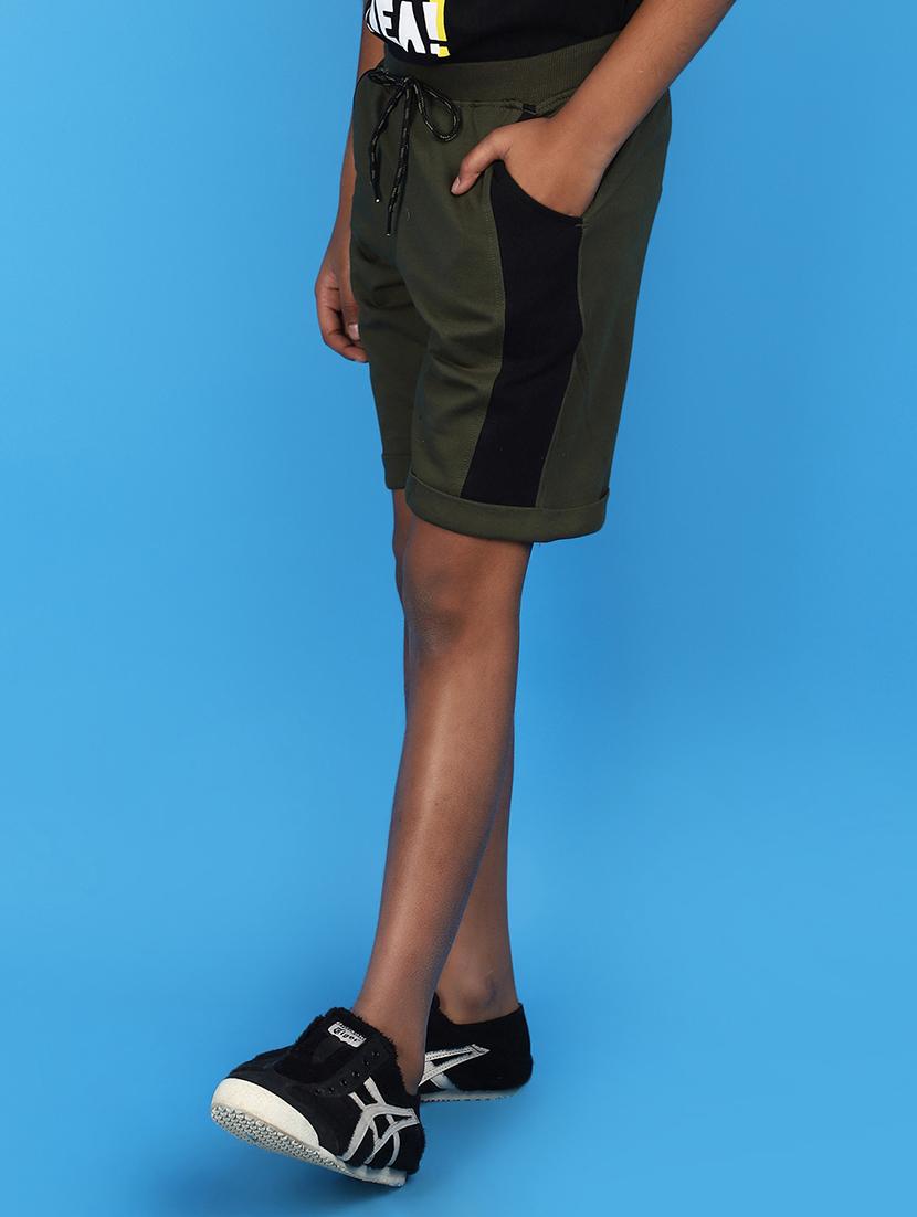 green cotton shorts & three fourth - 20901257 - Standard Image - 1