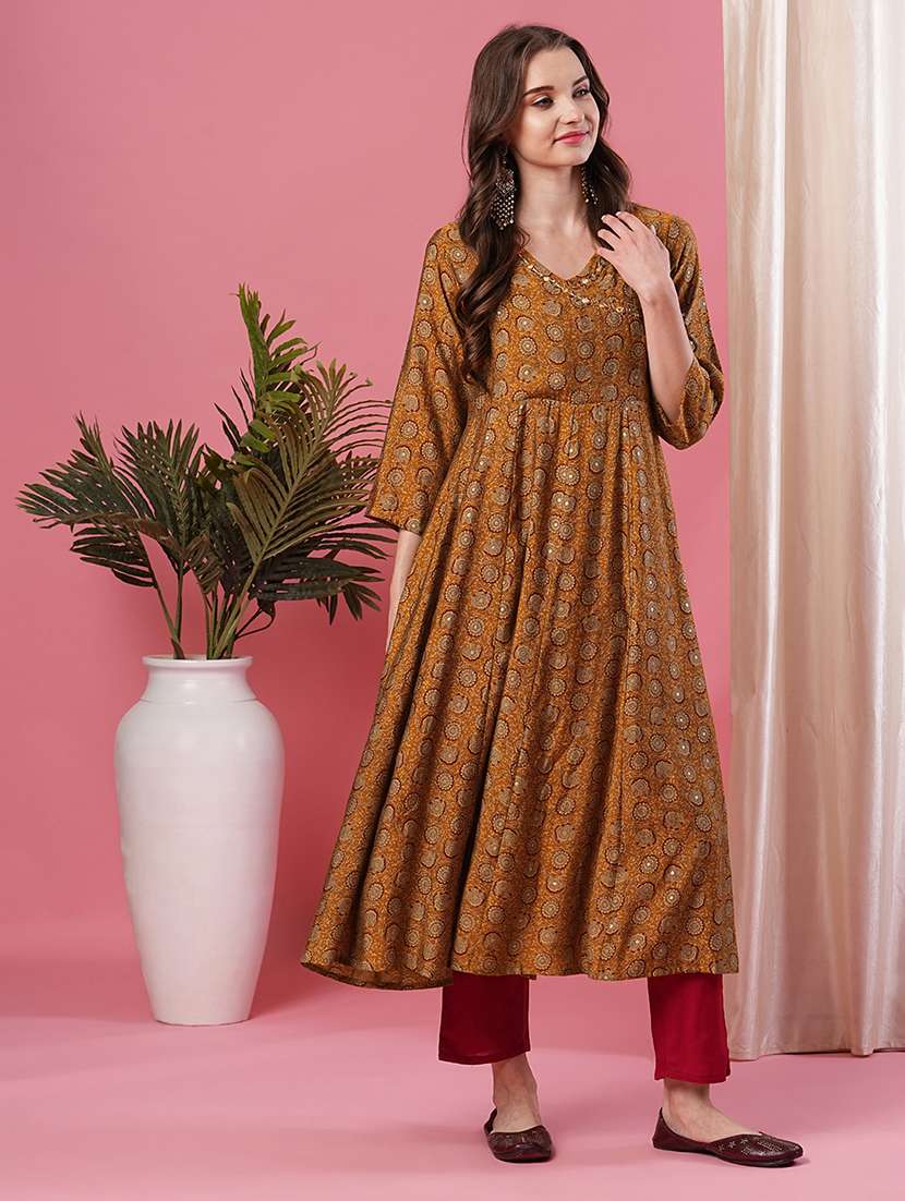 women three quarter sleeve a-line kurta - 20901507 -  Standard Image - 1
