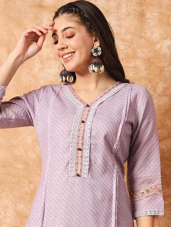 women lavender v neck kurta pant set with dupatta - 20912008 - Standard Image - 4