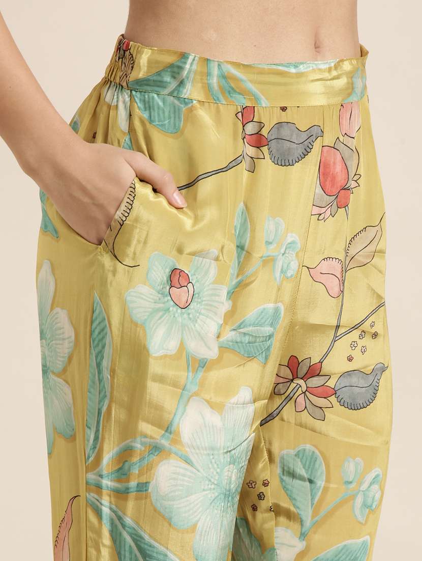 Women Green Floral Printed Shirt And Trouser Co Ord Set
