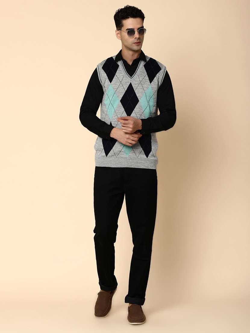 men v-neck geometric pullover - 20917554 -  Standard Image - 4