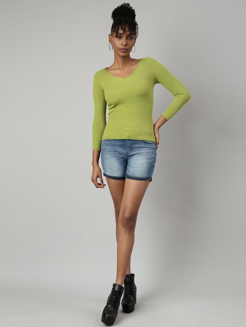solid green detailed regular top - 20928688 - Standard Image - 4