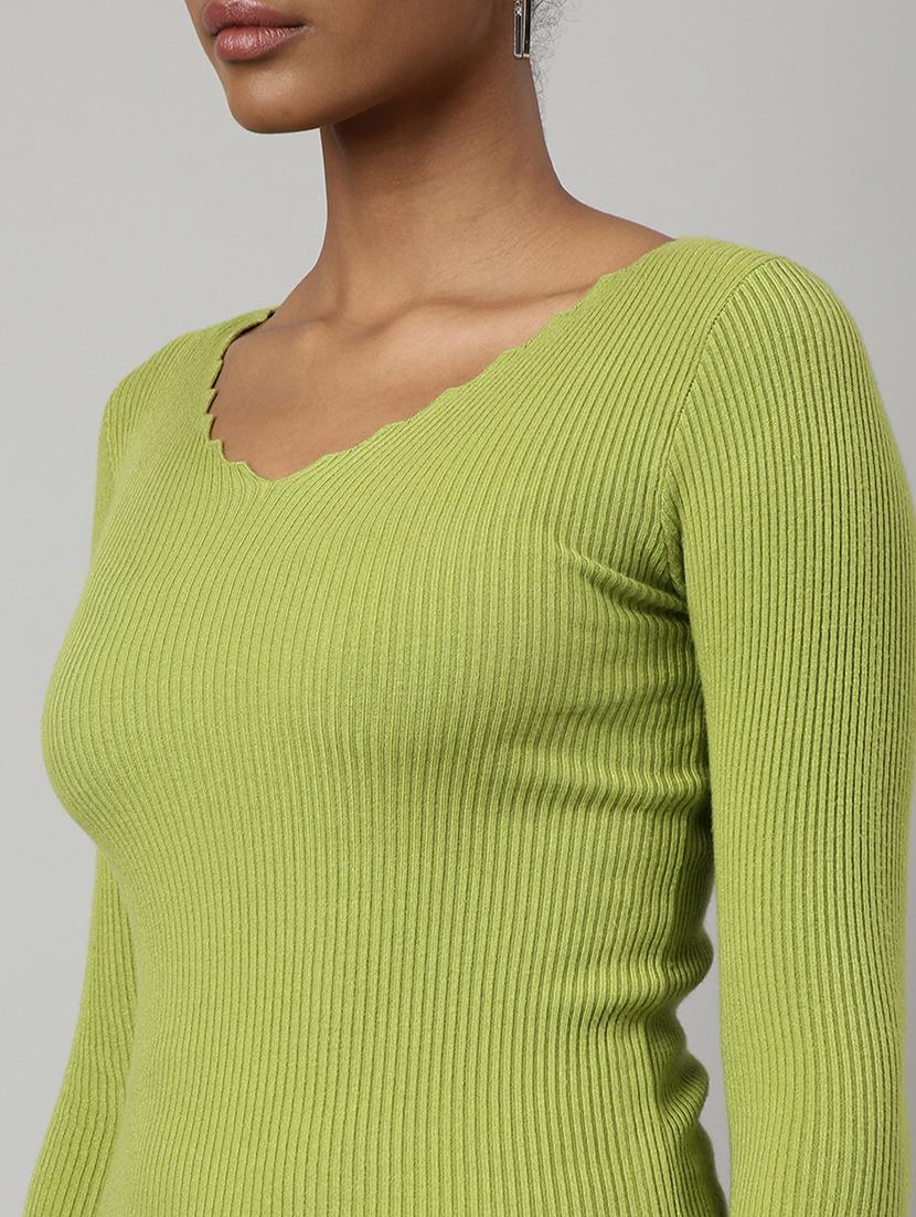 solid green detailed regular top - 20928688 - Standard Image - 6