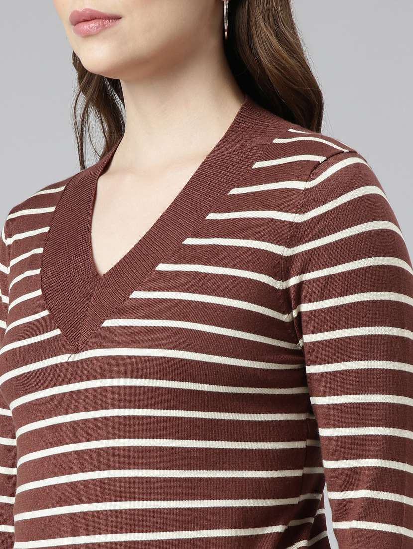 women's v-neck regular top - 20928840 - Standard Image - 6