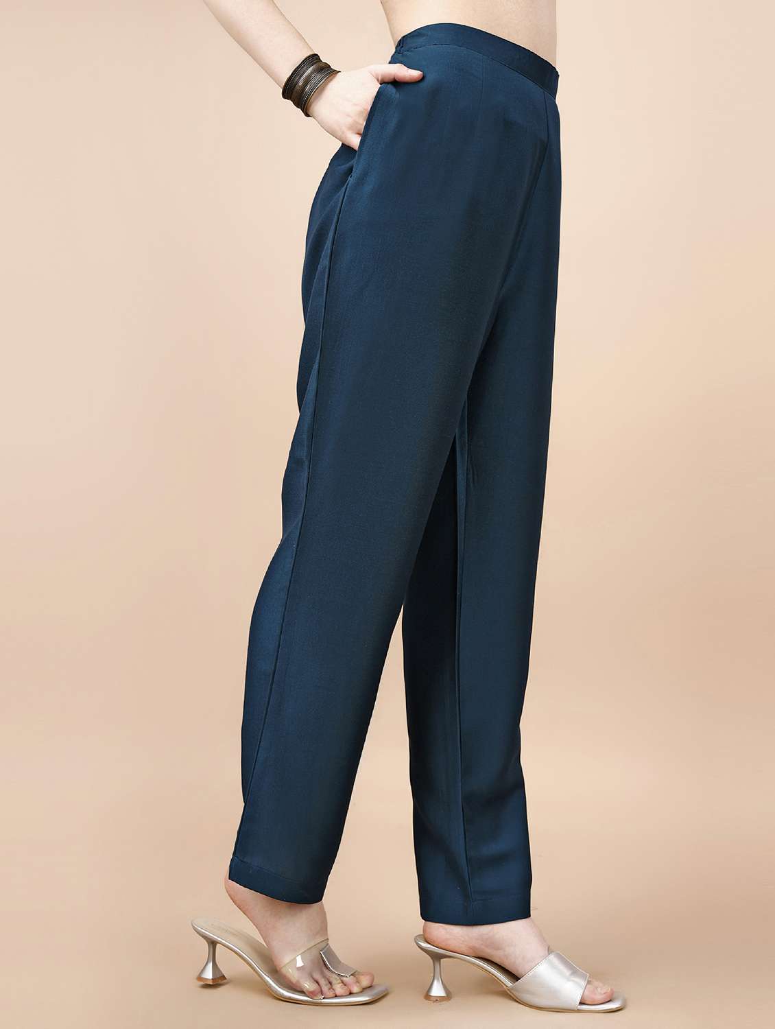 women teal solid v neck kurta pant set - 20929887 -  Standard Image - 4