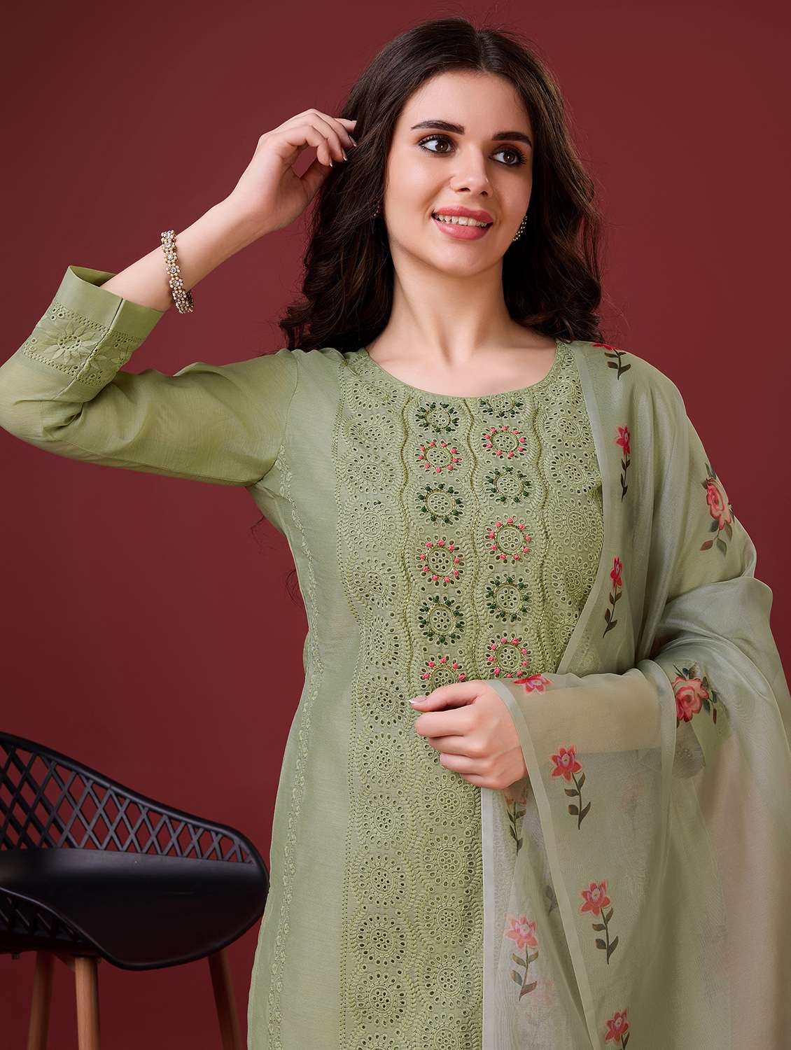 women round neck kurta pant set with dupatta set - 20929900 - Standard Image - 4