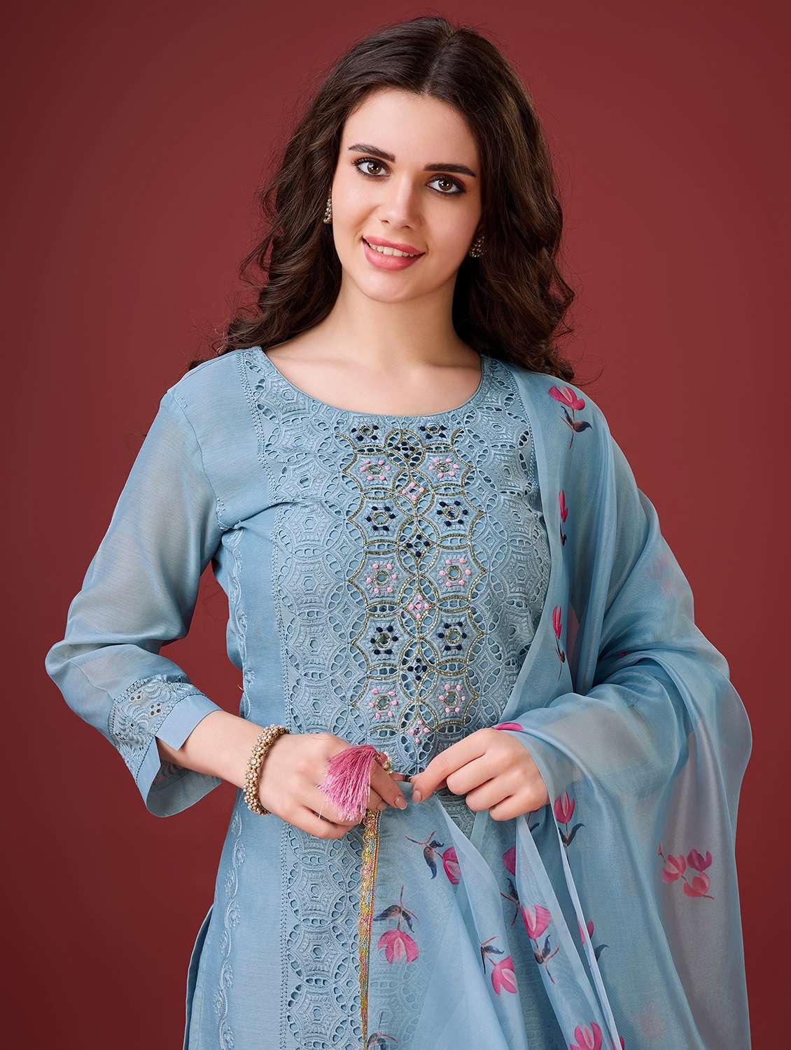 women light blue round neck kurta pant set with dupatta set - 20929903 - Standard Image - 4