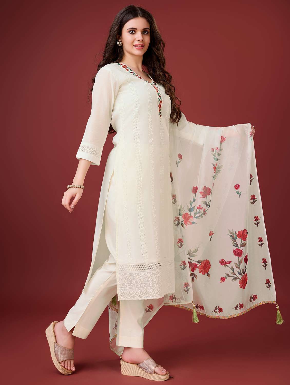 women off-white v neck kurta pant set with dupatta set - 20929910 -  Standard Image - 1