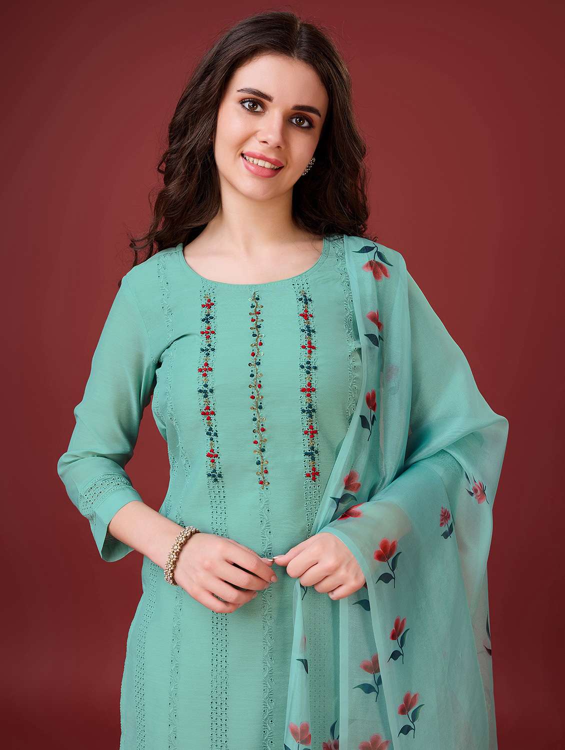 women embroidered kurta pant set with dupatta - 20929915 - Standard Image - 4