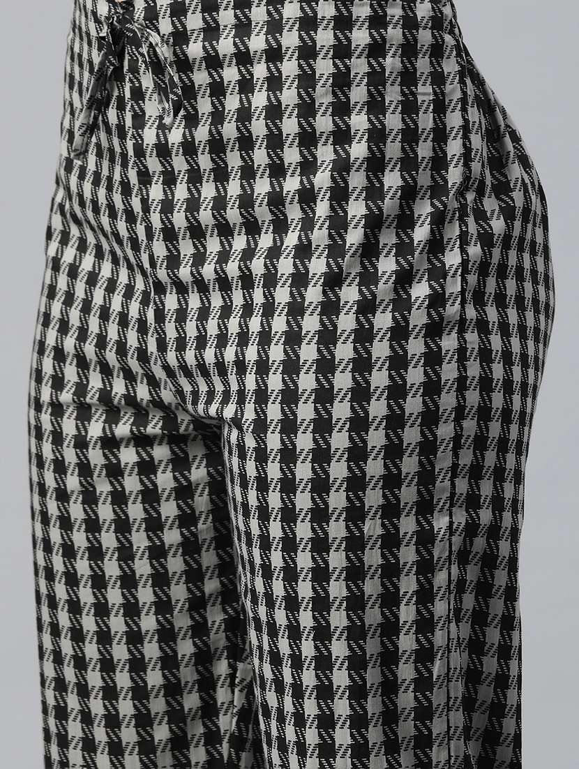 women three quarter sleeve kurta pant with dupatta set - 20930517 -  Standard Image - 4