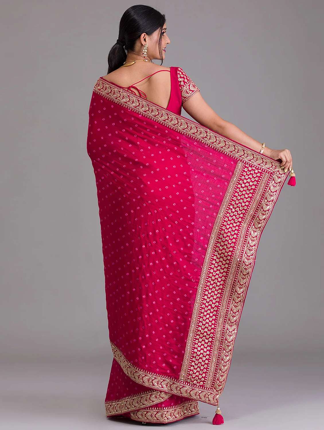 women magenta foil print embroidered saree - 20930779 - Standard Image - 1