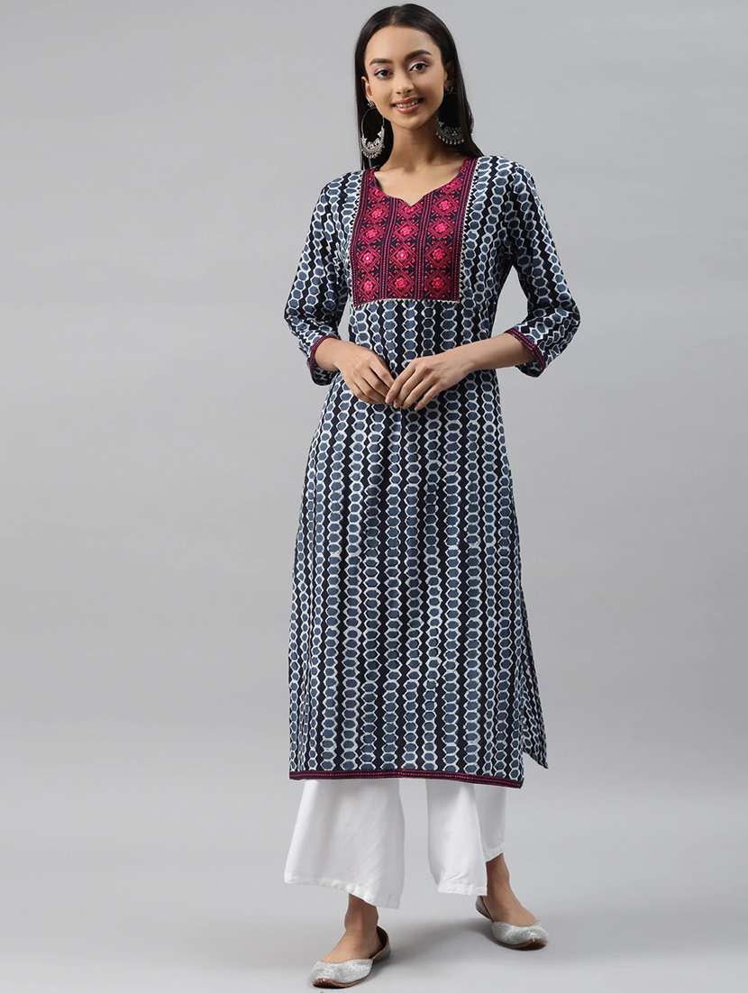 women three quarter sleeve straight kurta