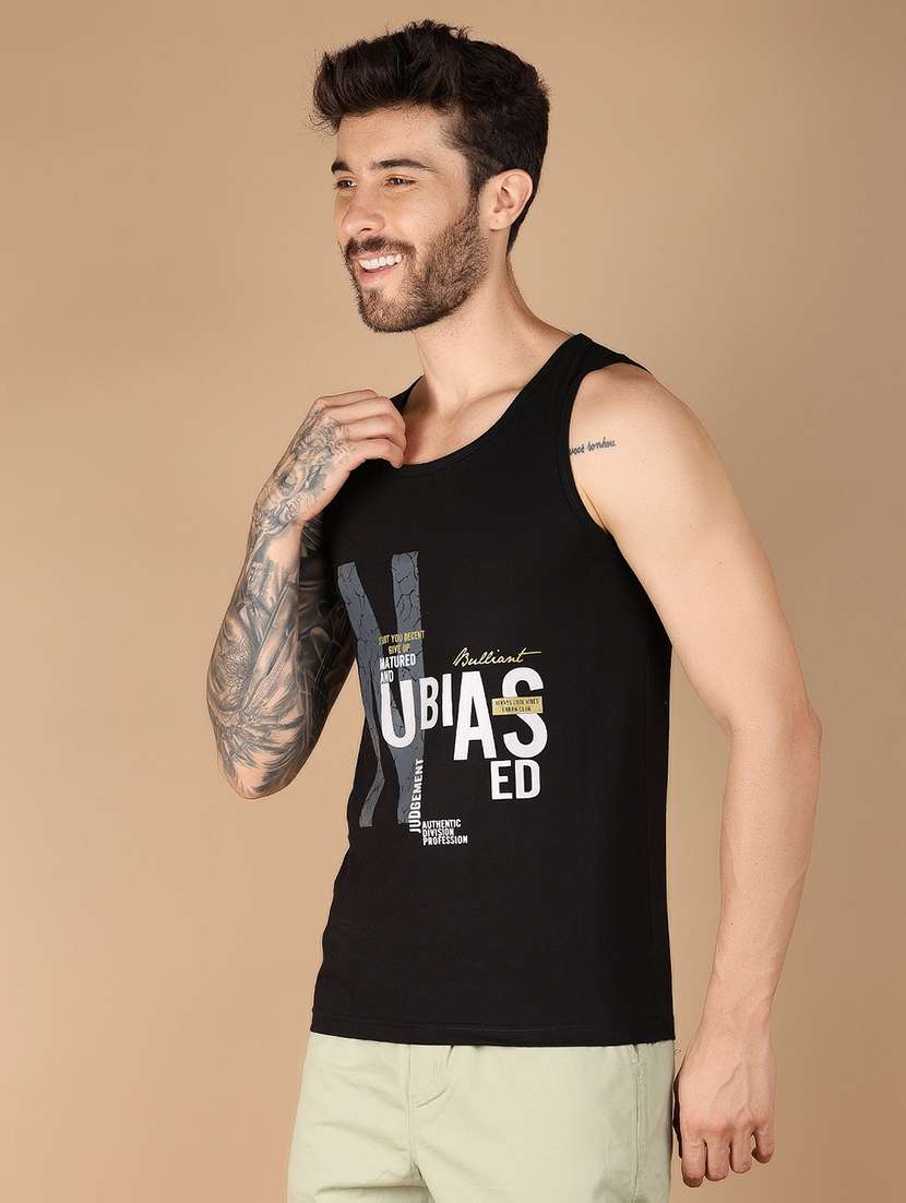 men round neck sleeveless vest - 20948768 -  Standard Image - 1