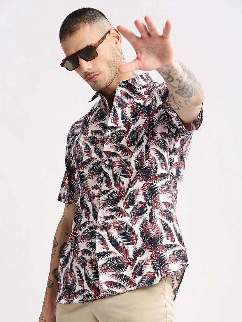men white printed casual shirt - 20960694 -  Standard Image - 4