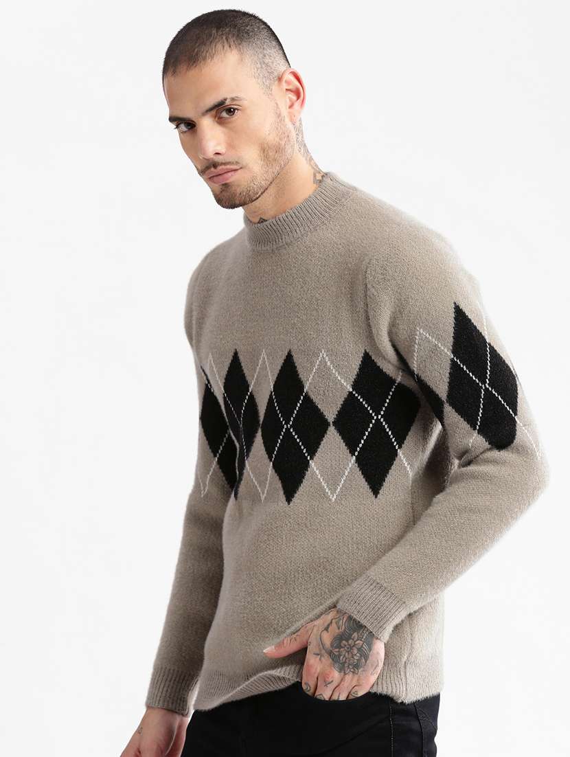 men long sleeved geometric pullover - 20960846 -  Standard Image - 1
